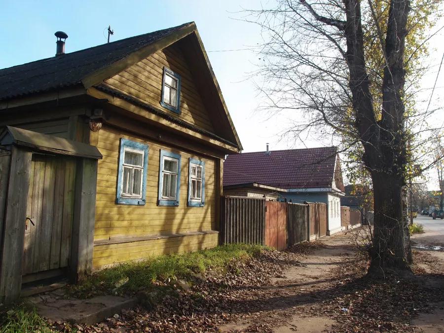 Деревянные дома на Ленинском проспекте