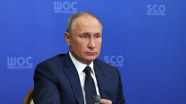 Путин призвал поддержать Пашиняна и Алиева по урегулированию в Карабахе