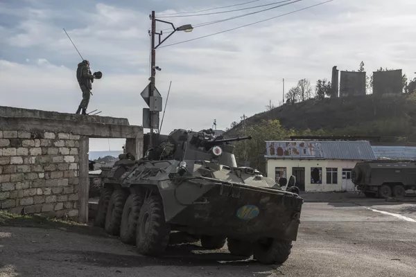 Российский миротворец в городе Лачин (Бердзор) в Нагорном Карабахе