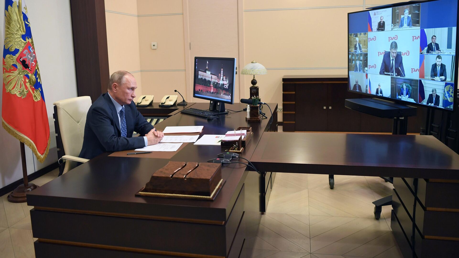 Путин подвел итоги работы правительства за год