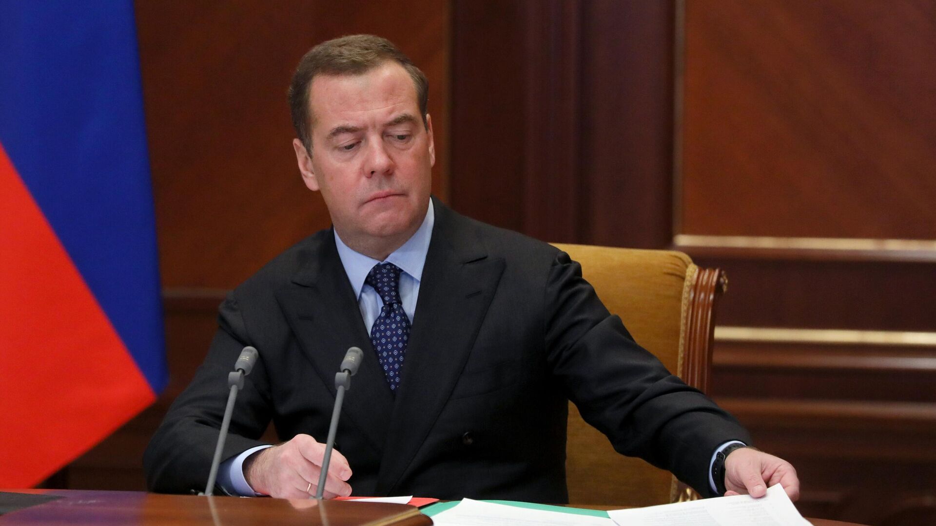 Заместитель председателя Совета безопасности РФ Дмитрий Медведев провел совещание по вопросу О мерах по активизации перехода РФ на отечественную продукцию Заместитель председателя Совета безопасности РФ Дмитрий Медведев провел совещание по вопросу О мерах по активизации перехода РФ на отечественную продукцию - РИА Новости, 1920, 19.01.2021