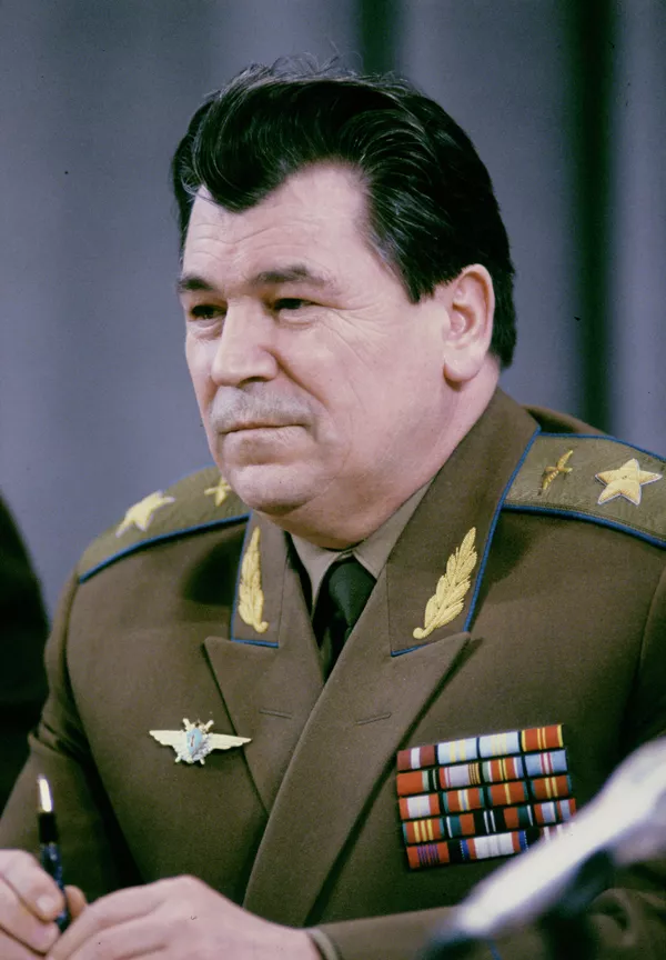 Евгений Шапошников, Главнокомандующий Вооруженными Силами СНГ, маршал авиации Евгений Шапошников, Главнокомандующий Вооруженными Силами СНГ, маршал авиации