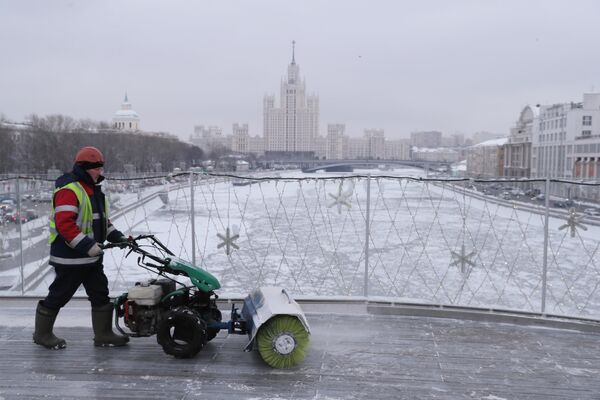 Снег в Москве Снег в Москве