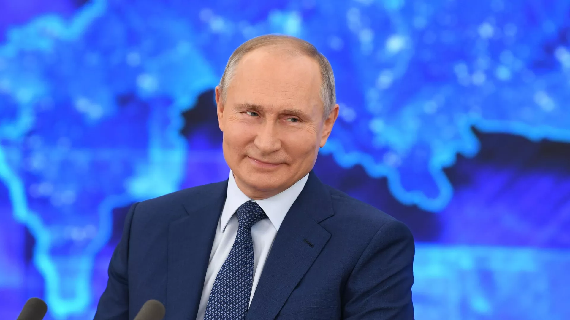 Президент РФ Владимир Путин на большой ежегодной пресс-конференции Президент РФ Владимир Путин на большой ежегодной пресс-конференции - РИА Новости, 1920, 17.12.2020