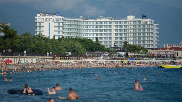 Власти Кубани заявили, что не собираются закрывать курорты из-за COVID-19