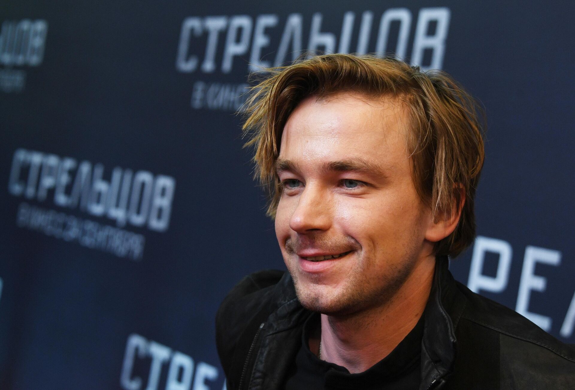 Актер Александр Петров на премьере фильма Стрельцов в кинотеатре Каро 11 Октябрь в Москве. Актер Александр Петров на премьере фильма Стрельцов в кинотеатре Каро 11 Октябрь в Москве. - РИА Новости, 1920, 26.01.2021