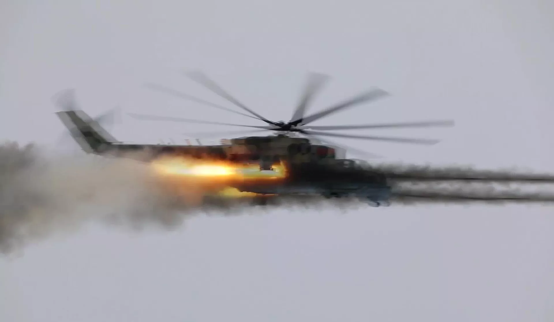 Ударный вертолёт Ми-24 во время контрольной проверки боеготовности ВКС России Ударный вертолёт Ми-24 во время контрольной проверки боеготовности ВКС России - РИА Новости, 1920, 26.04.2021