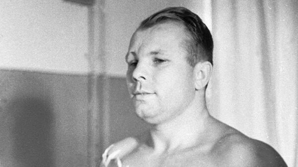 Первый советский космонавт Юрий Гагарин бежит во время испытаний в Звездном городке, Россия, ноябрь 1959 года Первый советский космонавт Юрий Гагарин бежит во время испытаний в Звездном городке, Россия, ноябрь 1959 года