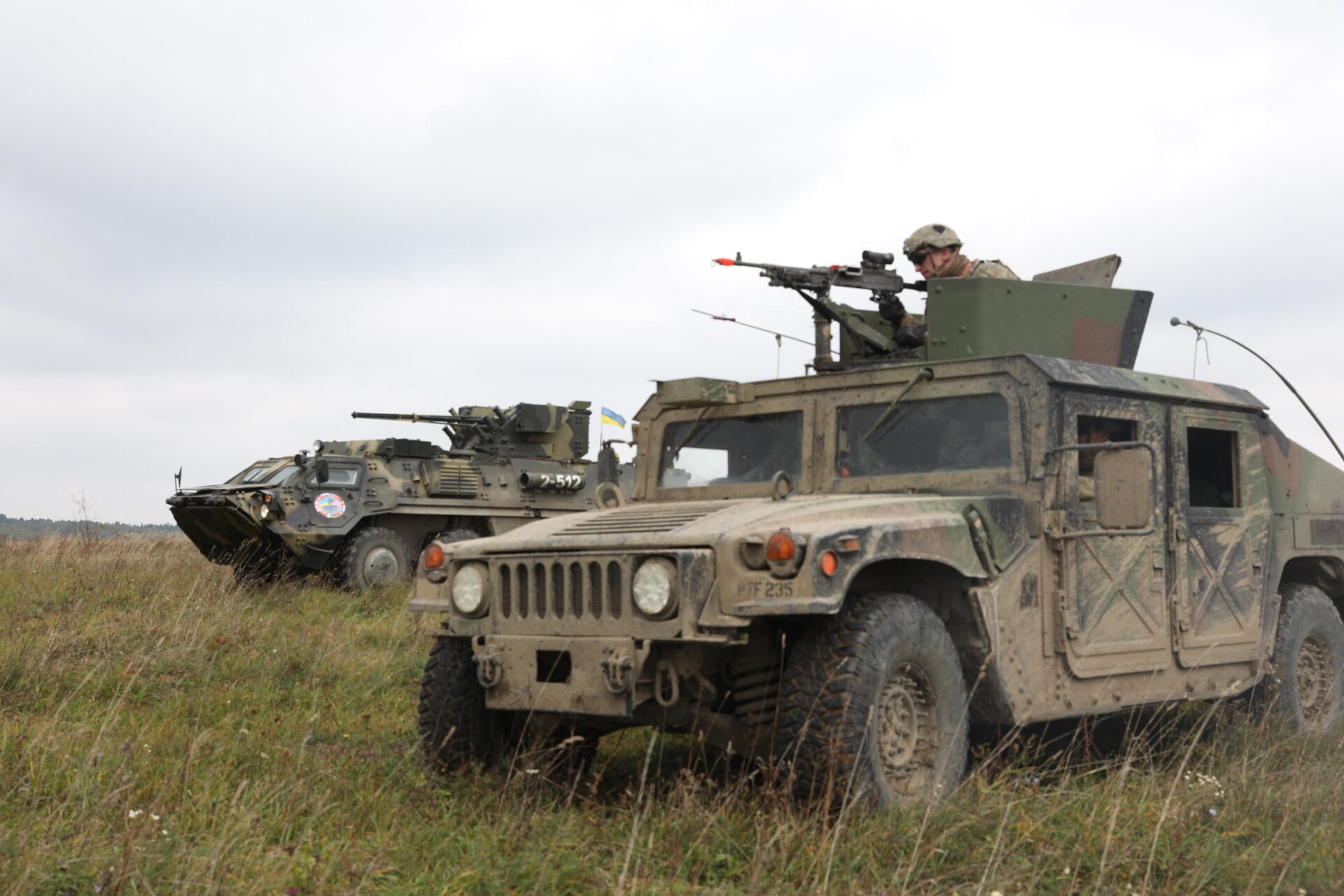 Военнослужащие США и Украины во время учений Rapid Trident во Львовской области, Украина Военнослужащие США и Украины во время учений Rapid Trident во Львовской области, Украина - РИА Новости, 1920, 27.04.2021