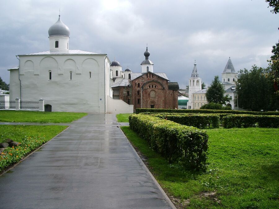 Церкви Ярославова дворища в Великом Новгороде