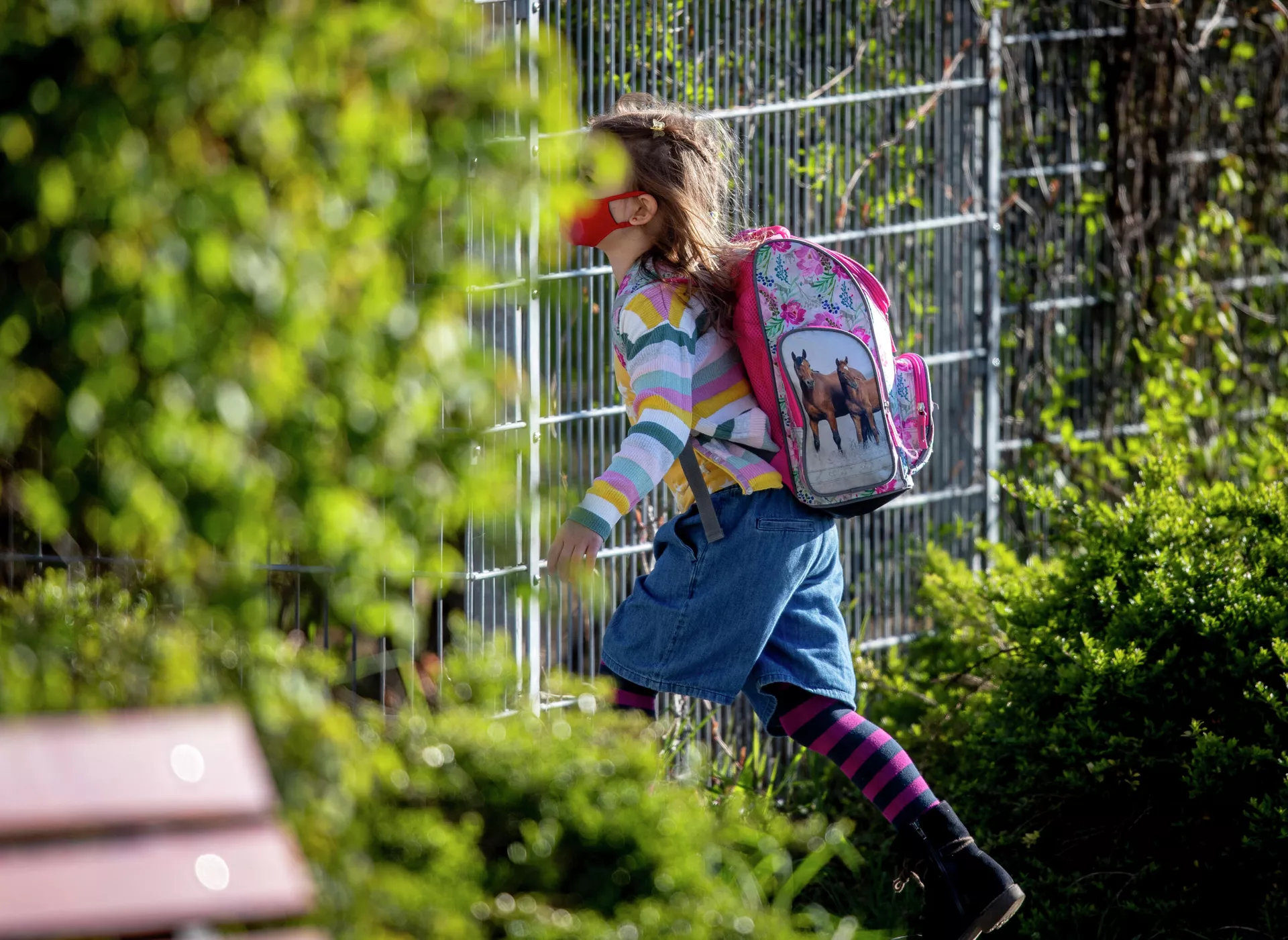Девочка идет школу во Франкфурте, Германия  - РИА Новости, 1920, 30.04.2021