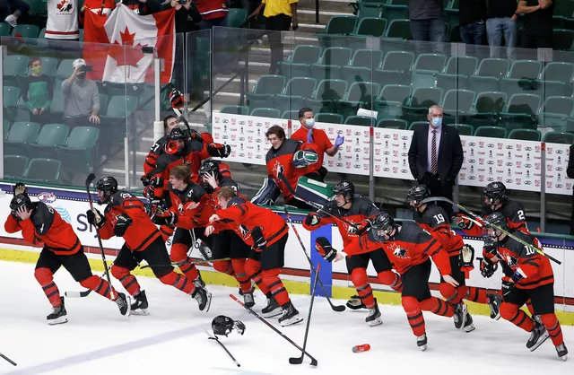 Финал Россия — Канада. Завершился юниорский ЧМ по хоккею (ФОТО)