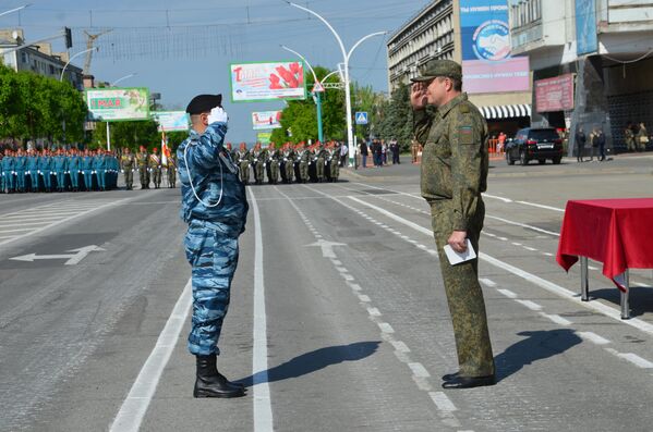 Награждение сотрудников силовых структур и МЧС главой Луганской народной республики Леонидом Пасечником Награждение сотрудников силовых структур и МЧС главой Луганской народной республики Леонидом Пасечником