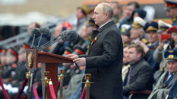 Песков объяснил слова Путина на параде про "недобитых карателей"