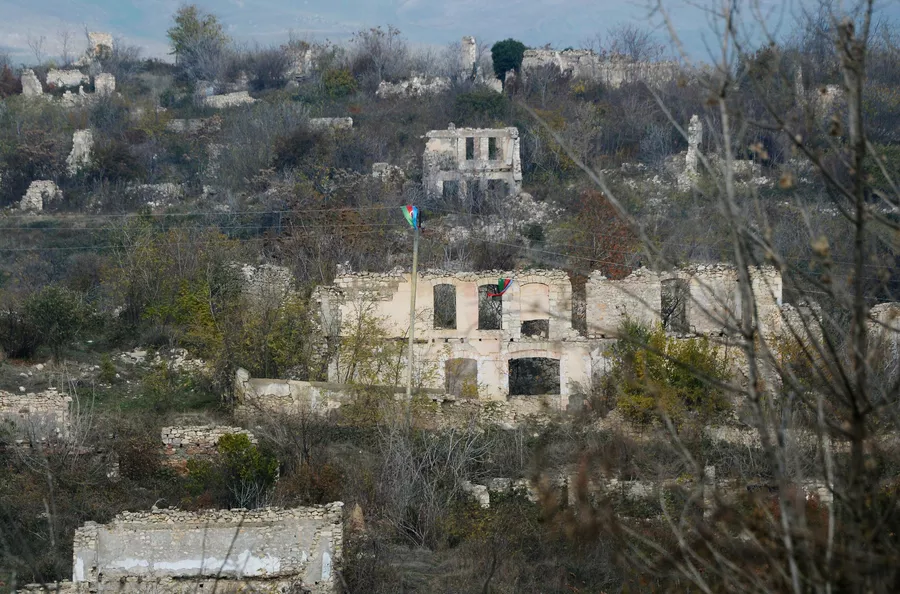 Разрушенные здания в Физули 