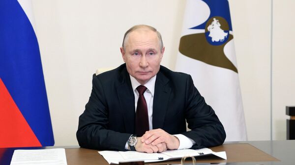 Путин призвал увеличить уровень занятости