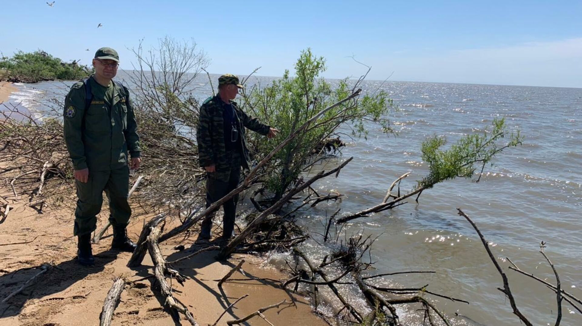 Место, где обнаружили лодку с ребенком Место, где обнаружили лодку с ребенком - РИА Новости, 1920, 16.06.2021
