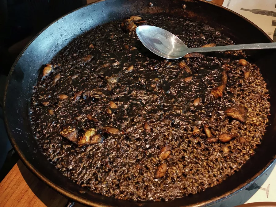 Cómo hacer arroz negro