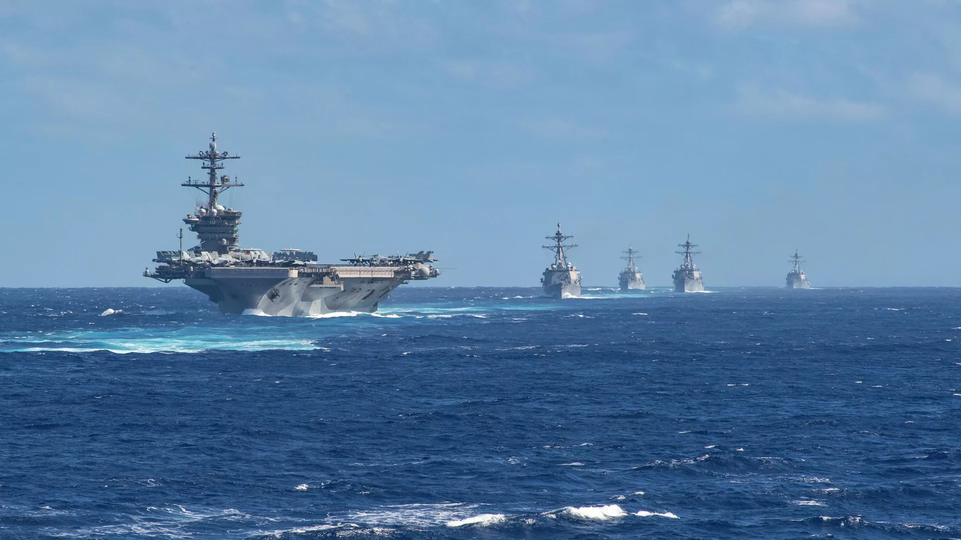 Авианосная ударная группа ВМС США во главе с атомным авианосцем Theodore Roosevelt в Тихом океане - РИА Новости, 1920, 25.07.2021