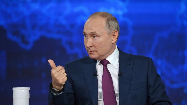 Путин привел Telegram в пример взаимодействия властей с соцсетями