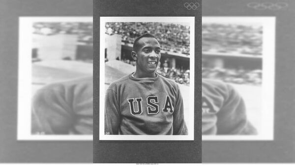 Четырехкратный чемпион Олимпийских игр 1936 года Джесси Оуэнс Четырехкратный чемпион Олимпийских игр 1936 года Джесси Оуэнс