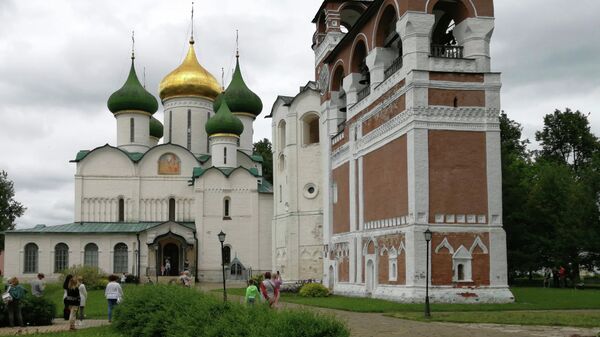 Суздаль. Спасо-Преображенский собор и Монастырская звонница Спасо-Ефимиева монастыря Суздаль. Спасо-Преображенский собор и Монастырская звонница Спасо-Ефимиева монастыря