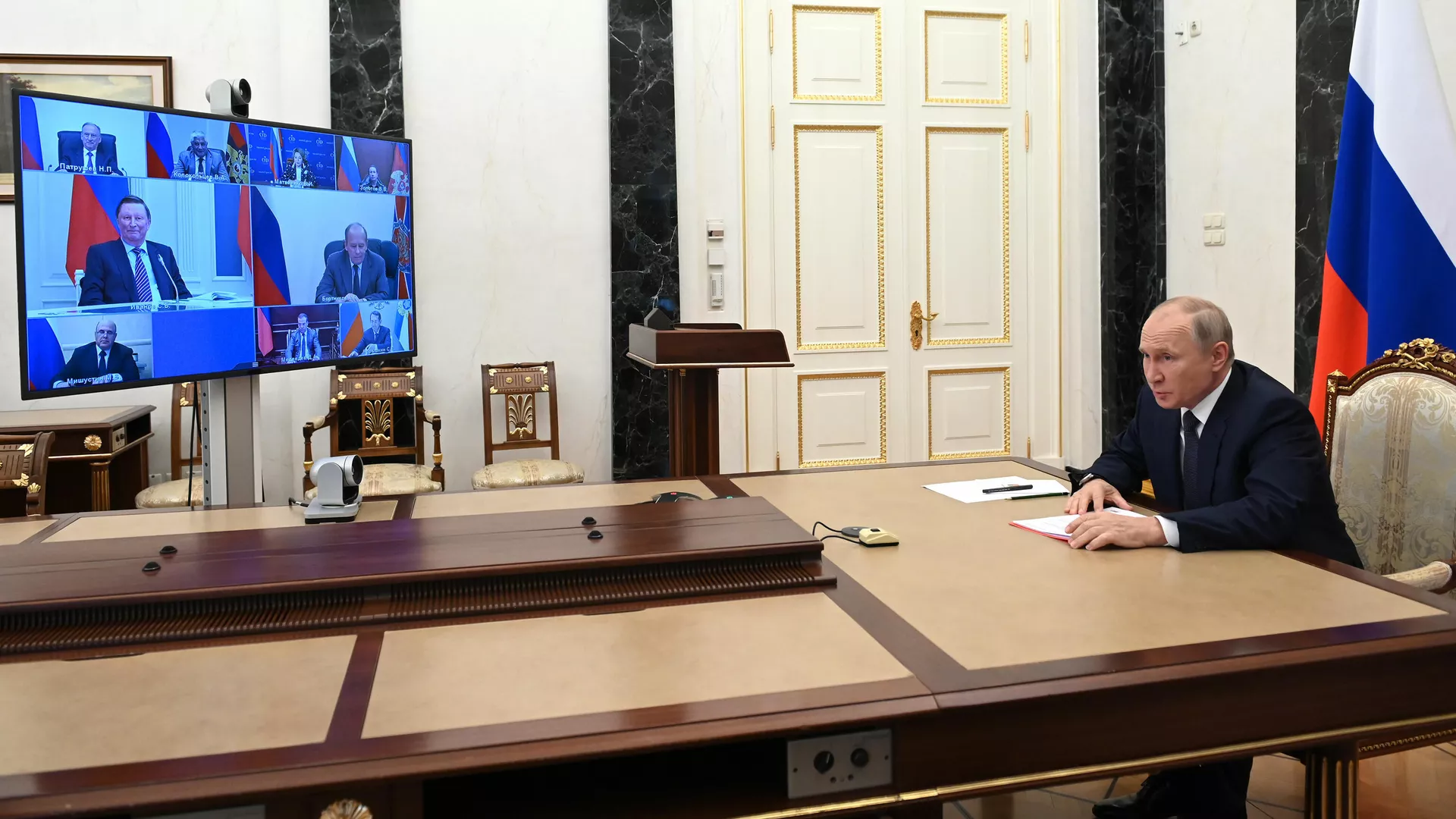 Ông Putin ra đòn, chỉ thẳng mặt đồng minh của Ukraine - Máy bay Mỹ vừa xâm nhập rất nguy hiểm, cần bắn rơi ngay, chuyên gia Nga khẳng định! - Ảnh 1.