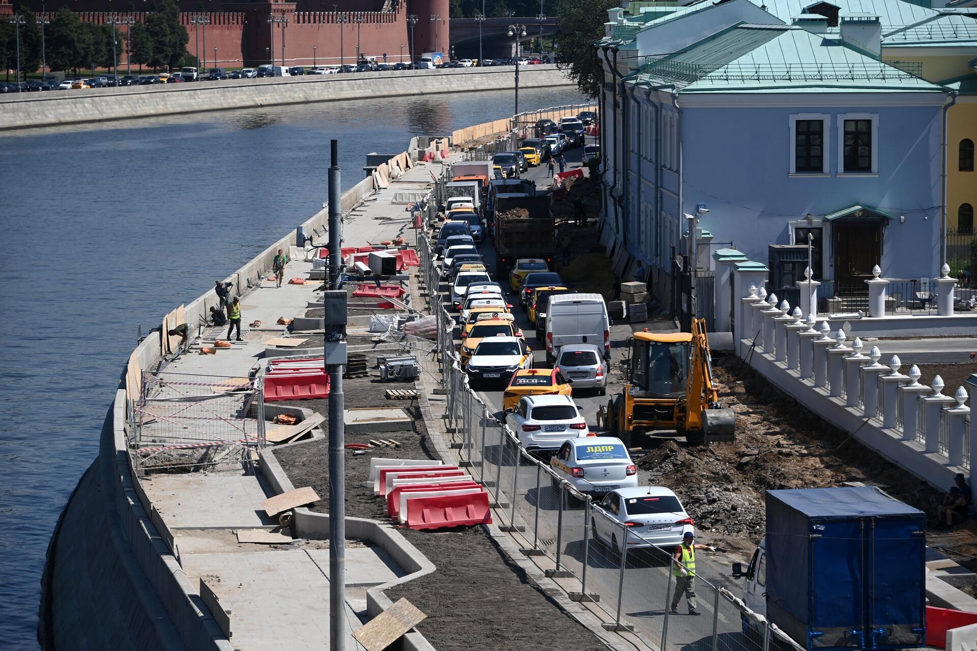 Работы по благоустройству набережных на острове Балчуг в Москве Работы по благоустройству набережных на острове Балчуг в Москве - РИА Новости, 1920, 04.08.2021