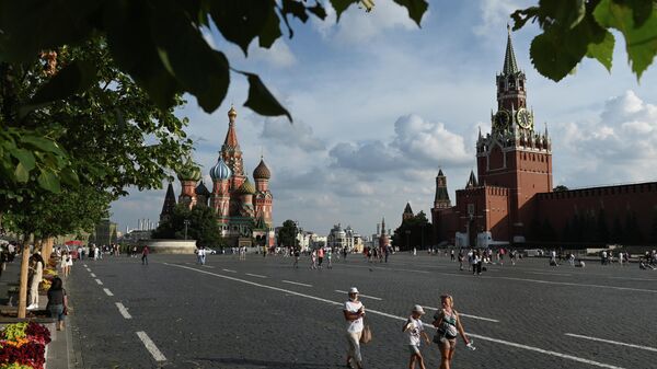 Три четверти россиян довольны, что родились в России, показал опрос