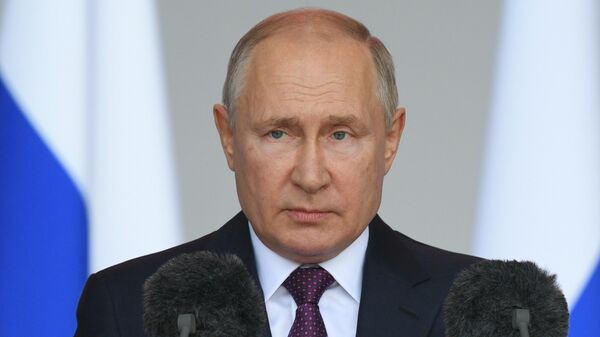 России нужен мощный военно-морской флот, заявил Путин