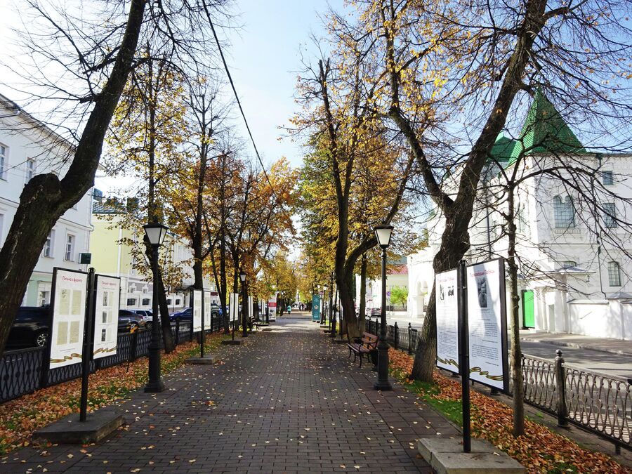 Улица Комсомольская, деревянный дом Улица Комсомольская, деревянный дом