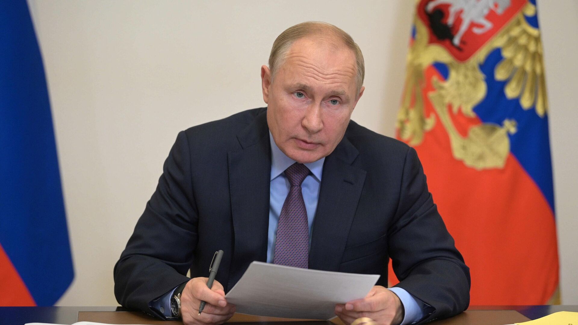 Взвешенная политика позволила поддержать людей и экономику, заявил Путин