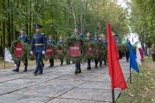на поле куликовом русские воины сражались с. Смотреть фото на поле куликовом русские воины сражались с. Смотреть картинку на поле куликовом русские воины сражались с. Картинка про на поле куликовом русские воины сражались с. Фото на поле куликовом русские воины сражались с