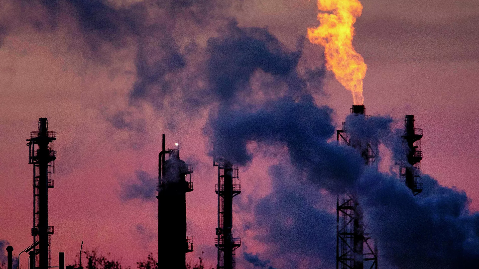 Химический комбинат компании BASF в Людвигсхафене, Германия Химический комбинат компании BASF в Людвигсхафене, Германия - РИА Новости, 1920, 21.09.2021