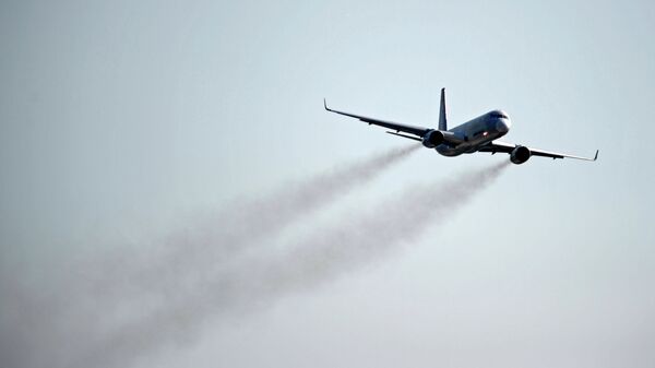Самолет ТУ-204СМ, архивное фото Самолет ТУ-204СМ, архивное фото