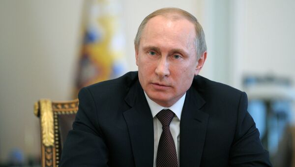 Президент России Владимир Путин проводит совещание с постоянными членами Совета безопасности РФ в резиденции Ново-Огарево Президент России Владимир Путин проводит совещание с постоянными членами Совета безопасности РФ в резиденции Ново-Огарево