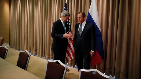 Джон Керри и Сергей Лавров на переговорах по урегулированию кризиса на Украине в Женеве 17 апреля 2014 Джон Керри и Сергей Лавров на переговорах по урегулированию кризиса на Украине в Женеве 17 апреля 2014