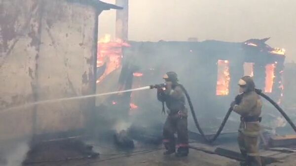 Кадры пожара, уничтожившего 18 жилых домов в Иркутской области Кадры пожара, уничтожившего 18 жилых домов в Иркутской области