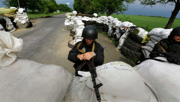 Блокпост украинских военных. Архивное фото Блокпост украинских военных. Архивное фото