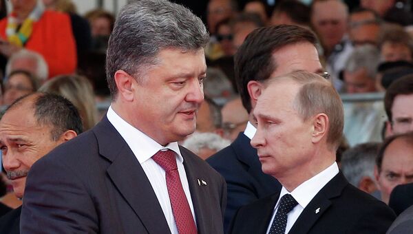 Владимир Путин и Петр Порошенко. Архивное фото. Владимир Путин и Петр Порошенко. Архивное фото.