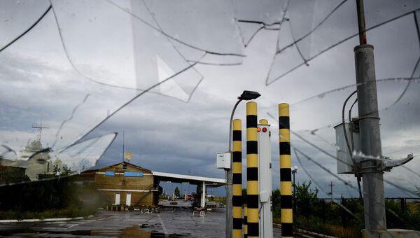 Пограничный пункт пропуска Изварино после обстрела Пограничный пункт пропуска Изварино после обстрела