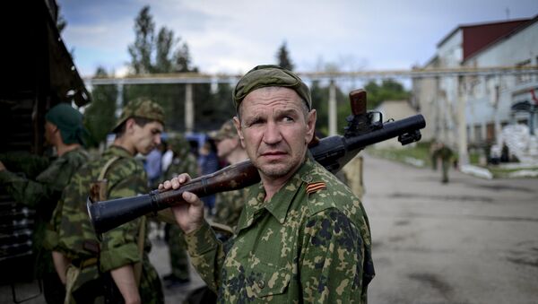 Бойцы народного ополчения ЛНР. Архивное фото Бойцы народного ополчения ЛНР. Архивное фото