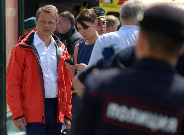 Вагон поезда метро сошел с рельсов на перегоне Парк Победы - Славянский бульвар Вагон поезда метро сошел с рельсов на перегоне Парк Победы - Славянский бульвар