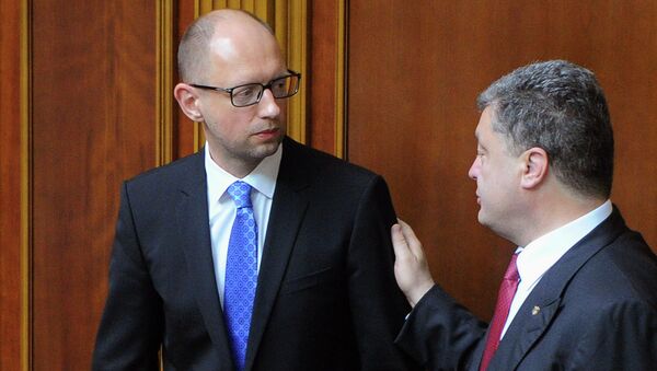 Президент Украины Петр Порошенко (справа) и премьер-министр Украины Арсений Яценюк в Верховной Раде Президент Украины Петр Порошенко (справа) и премьер-министр Украины Арсений Яценюк в Верховной Раде