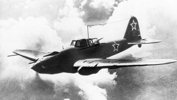 Самолет Ил-2 конструкции С.В.Ильюшина. Архивное фото Самолет Ил-2 конструкции С.В.Ильюшина. Архивное фото