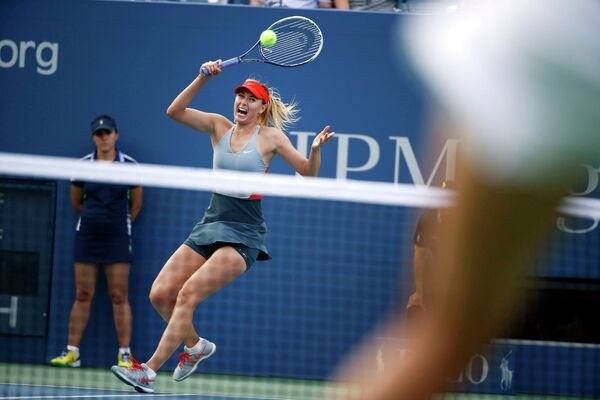 Мария Шарапова во время теннисного турнира US Open Мария Шарапова во время теннисного турнира US Open