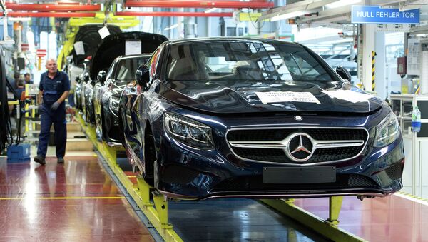 Завод Mercedes-Benz в Германии. Архивное фото Завод Mercedes-Benz в Германии. Архивное фото