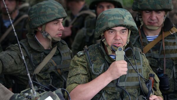 Военнослужащие во время учений, архивное фото Военнослужащие во время учений, архивное фото