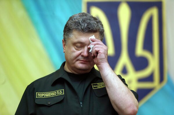 Петр Порошенко во время визита на металлургический комбинат в Мариуполе Петр Порошенко во время визита на металлургический комбинат в Мариуполе