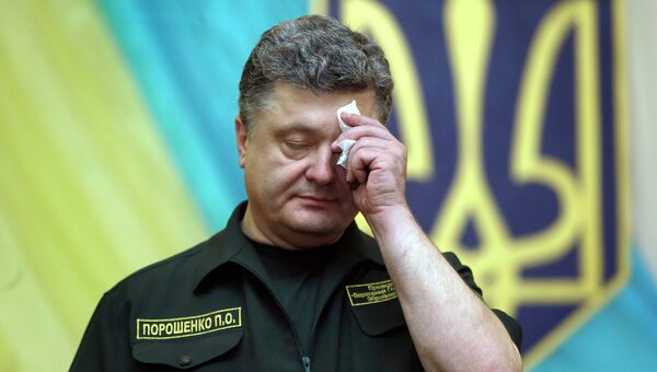Петр Порошенко во время визита на металлургический комбинат в Мариуполе Петр Порошенко во время визита на металлургический комбинат в Мариуполе